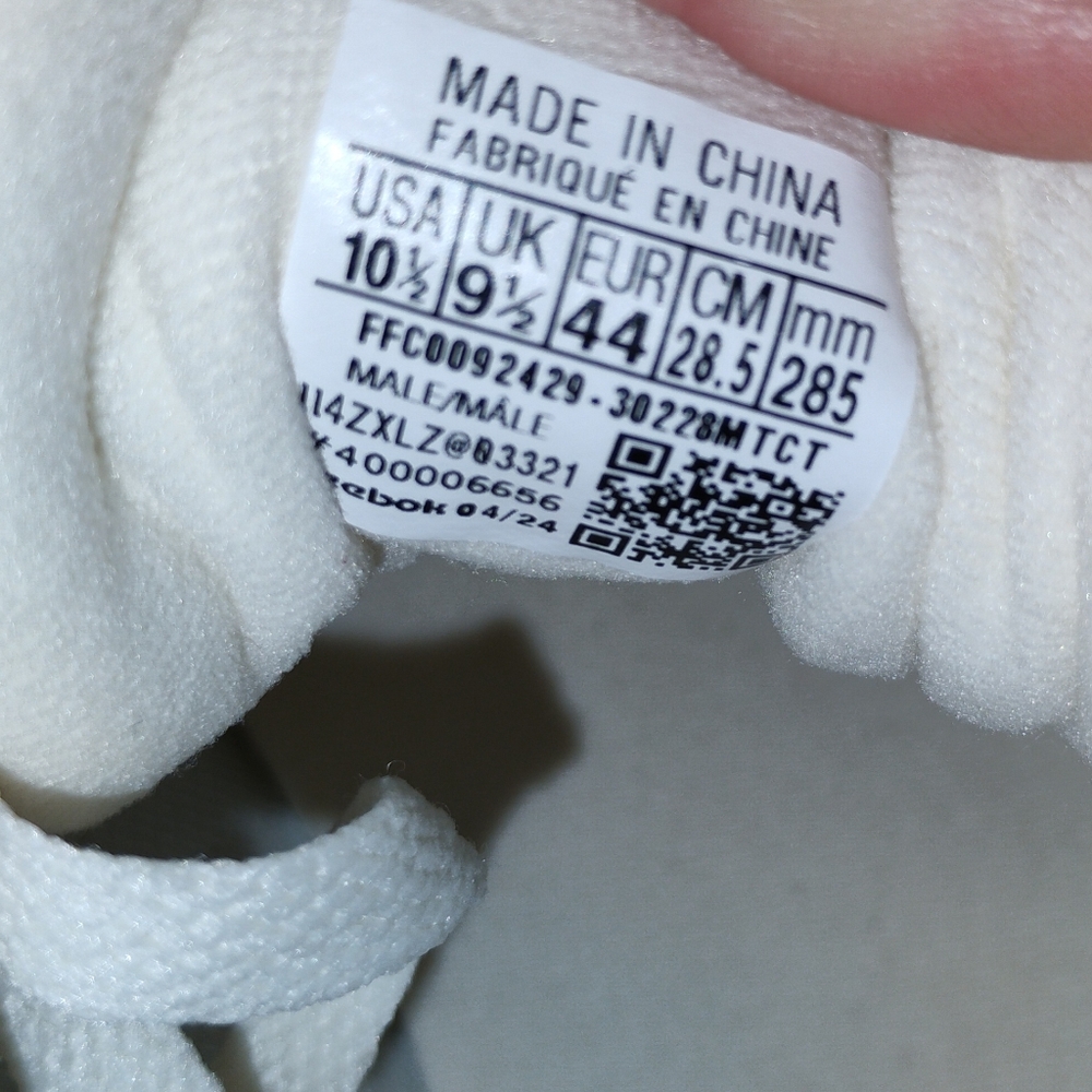 2024 Reebok Sneakers - Picture 2 of 4